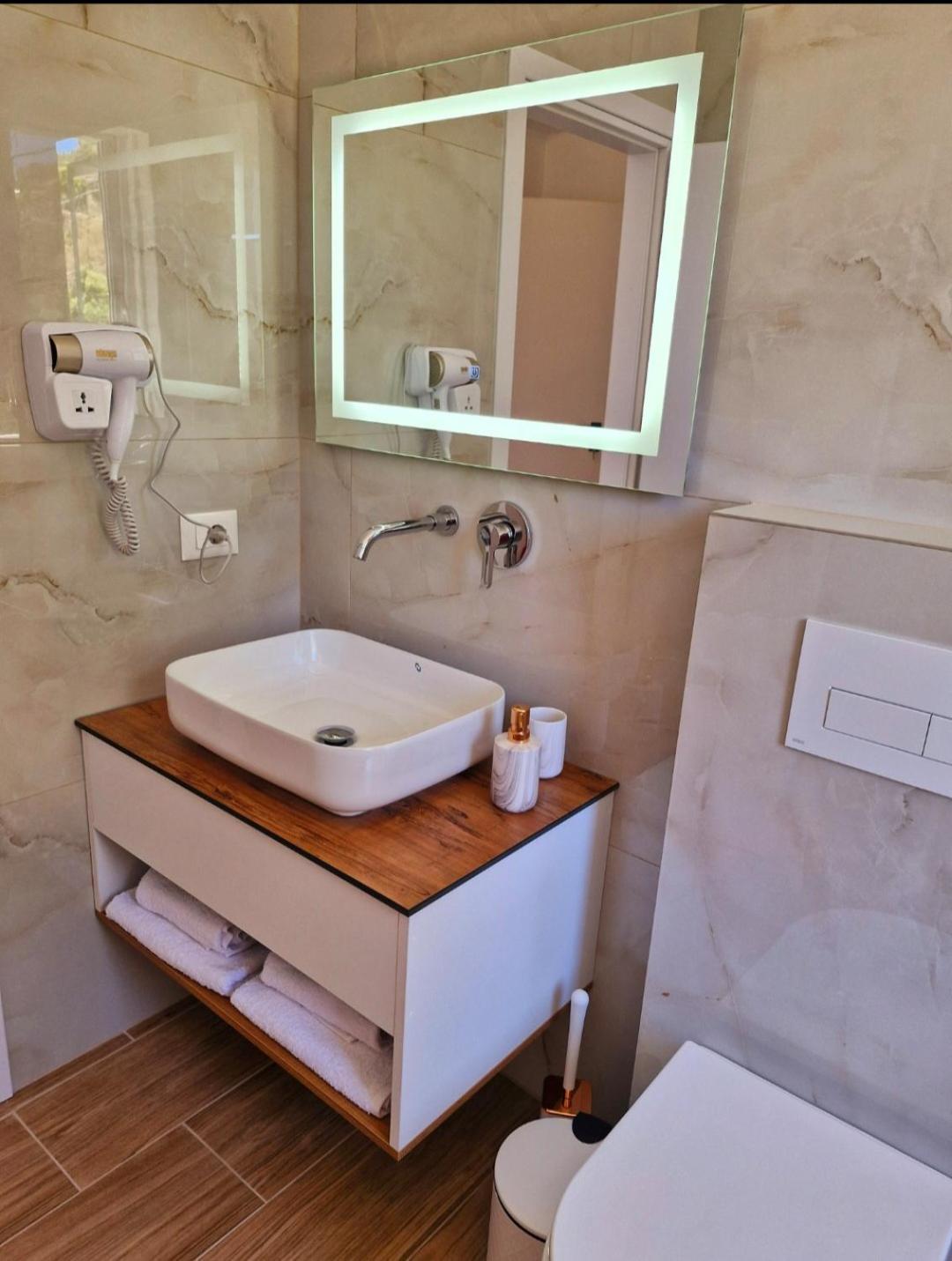 Villa Virginia Sarandë Eksteriør billede