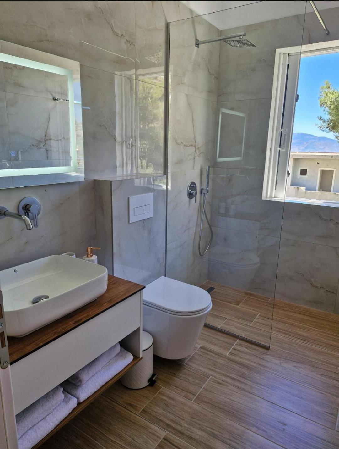 Villa Virginia Sarandë Eksteriør billede