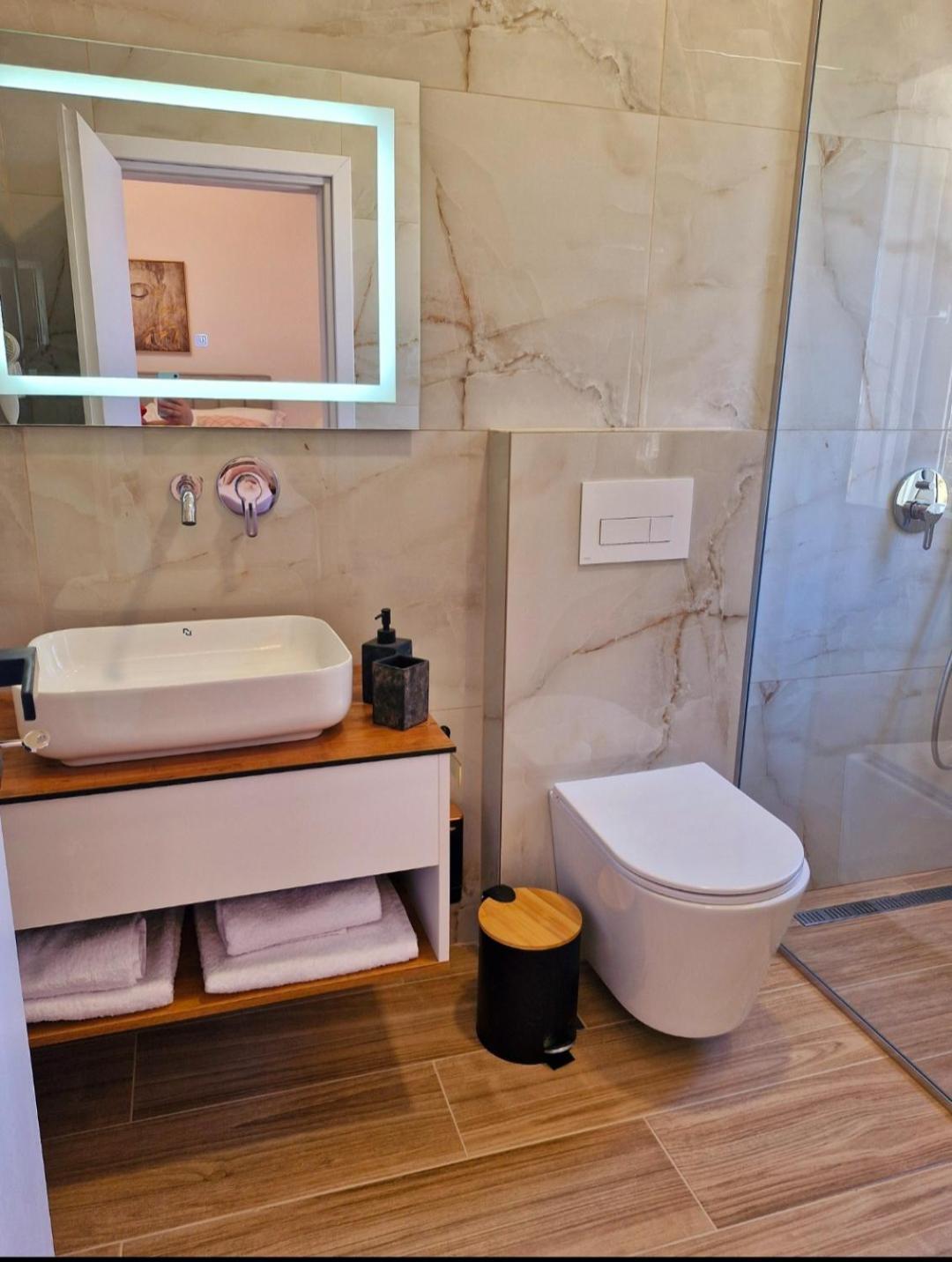 Villa Virginia Sarandë Eksteriør billede